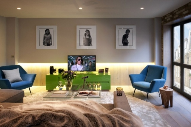 Wandgestaltung eingebaute deckenleuchten-Ideen Bilder-Wohntrends blau-Sofa grün 