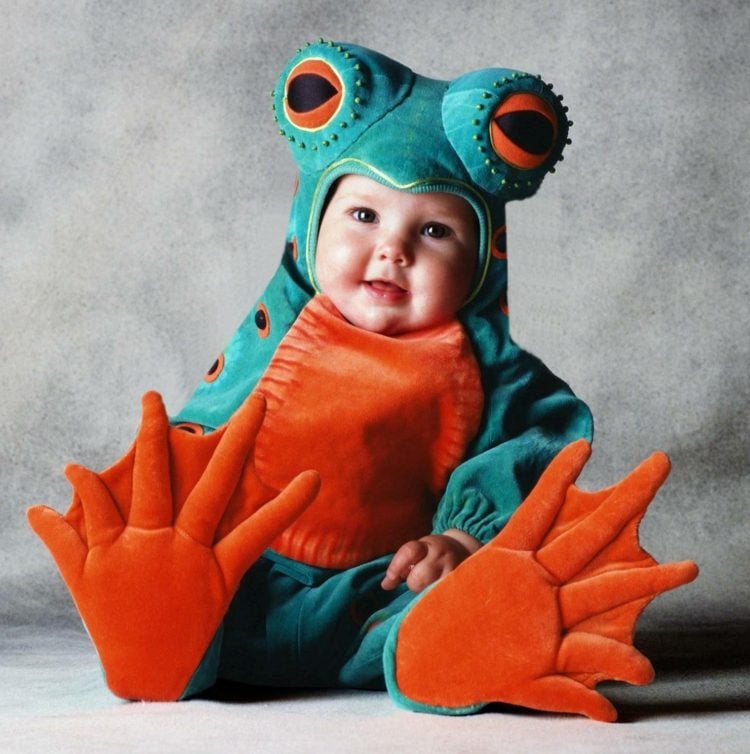 baby-faschingskostüme-frosch-witzig-idee-gruen-orange