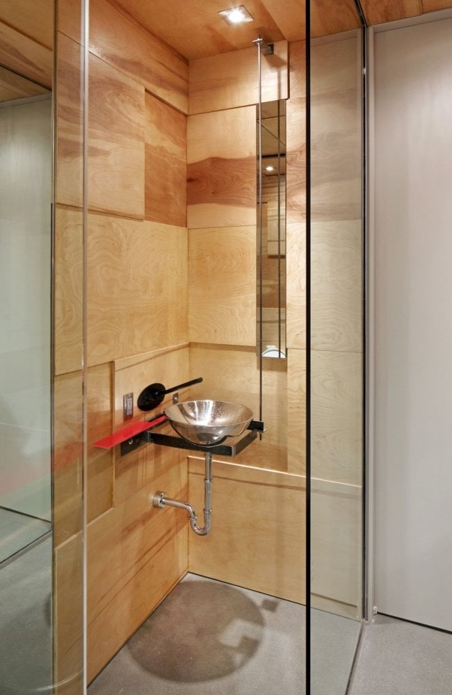 badezimmer design moderne metall waschtisch holz fliesen optik
