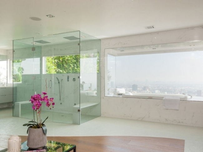 badezimmer-ideen bilder moderne einrichtung begehbare dusche glaswände-weiss-marmor
