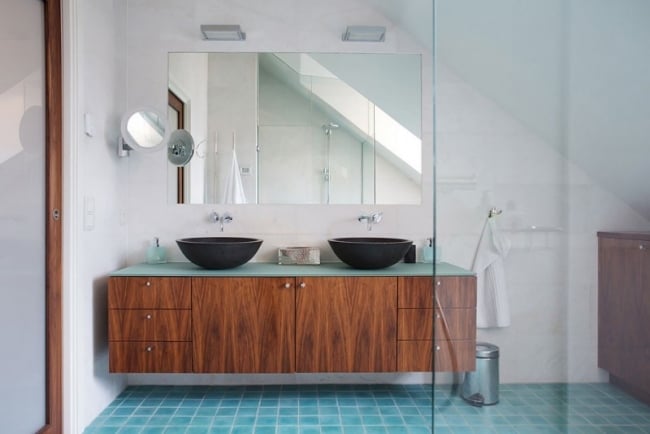 badezimmer-ideen bilder moderne möbel runde waschbecken schwarz holz unterschrank