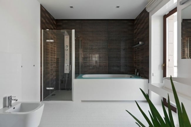 badezimmer-ideen bilder modernes design badewanne begehbare duche weiss-braun