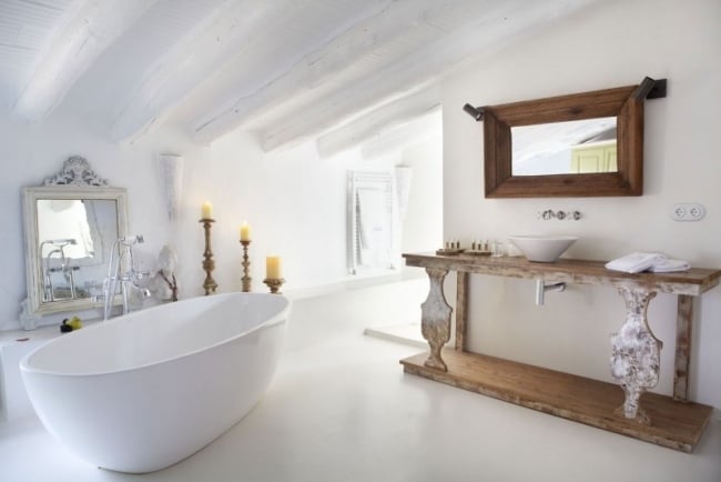 badezimmer-ideen moderne badewanne rustikale badmoebel holz