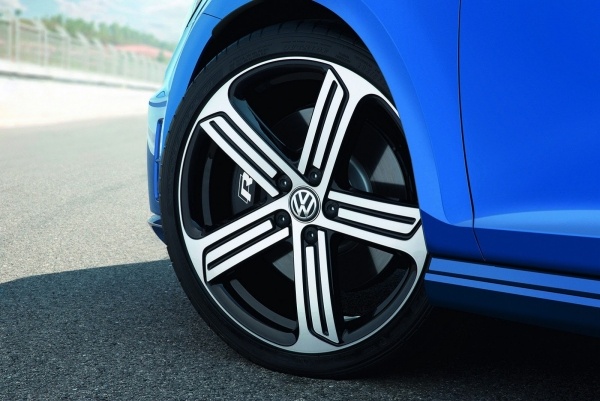 carbon Leichtmettal-Felge design aerodynamisch Volkswagen-Golf R-neu-2014