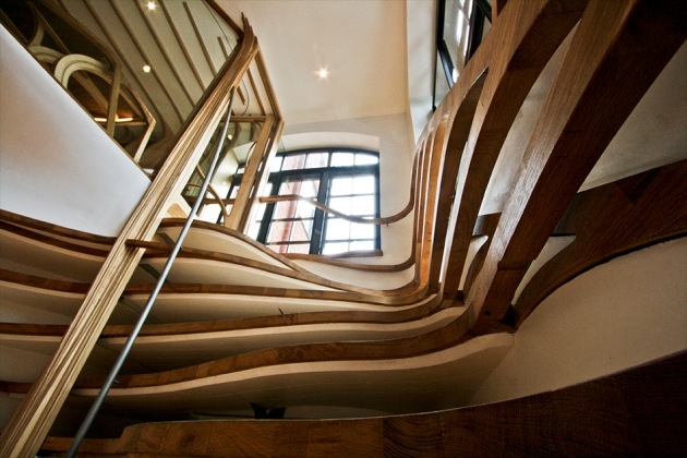 design treppe holz natürliche formen cnc technik gefräst