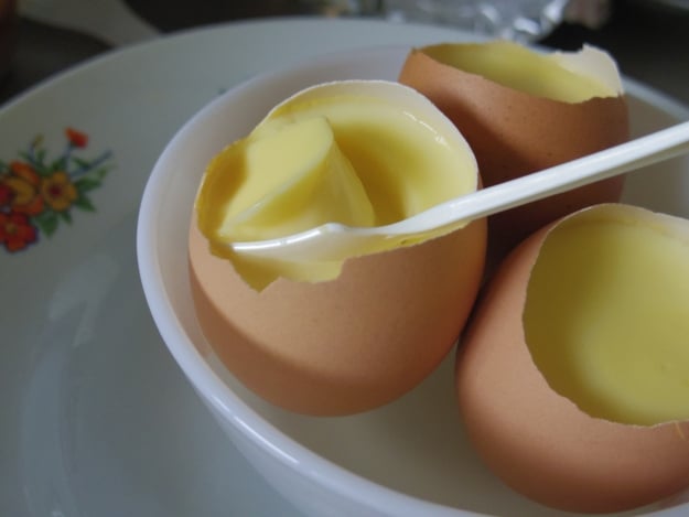 dessert ostern vanillepudding eierschalen serviert idee