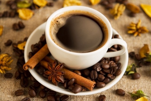 effektive fettverbrennung kaffee tasse teller anziehend aussehen braun