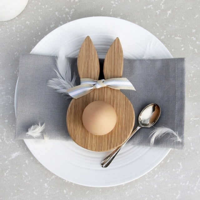 25 coole Eierbecher Designs für die perfekte Ostertisch-Deko