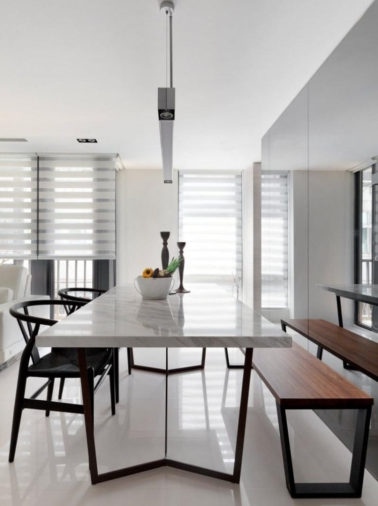 esszimmer-ideen-modern-minimalistisch-fussboden-glaenzend-sitzbank-tisch-marmorplatte