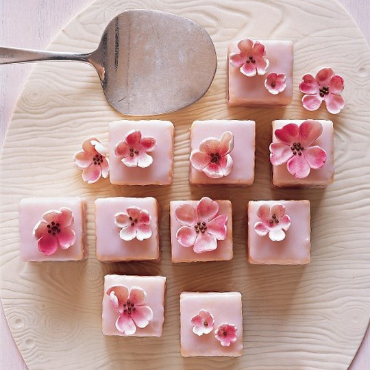 interessante idee für finger food löffel rosa zuckerguss