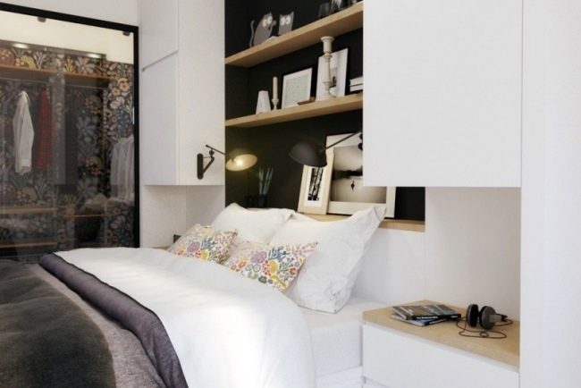 kleines schlafzimmer-designer lösung regale nische schwarz weiss kleiderschrank