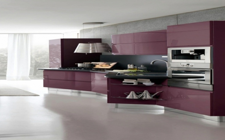 küche neu gestalten hochglanz burghunder purpur unregelmaessig design