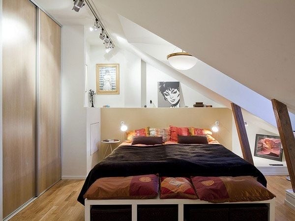 tipps einrichtung-schlafzimmer mit dachschräge doppelbett beleuchtung