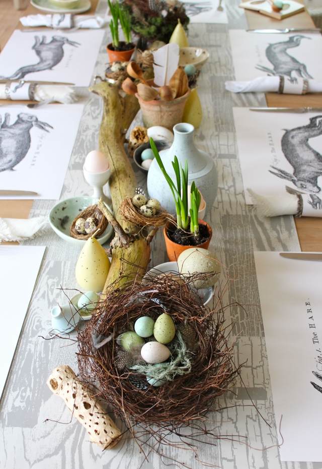 tischdeko ostern frühling arrangement holz nest eier zwiebelblumen