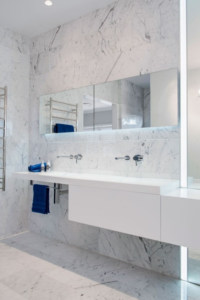 weiße wände prächtig schickes badezimmer einbauleuchten 90 grad praktisch