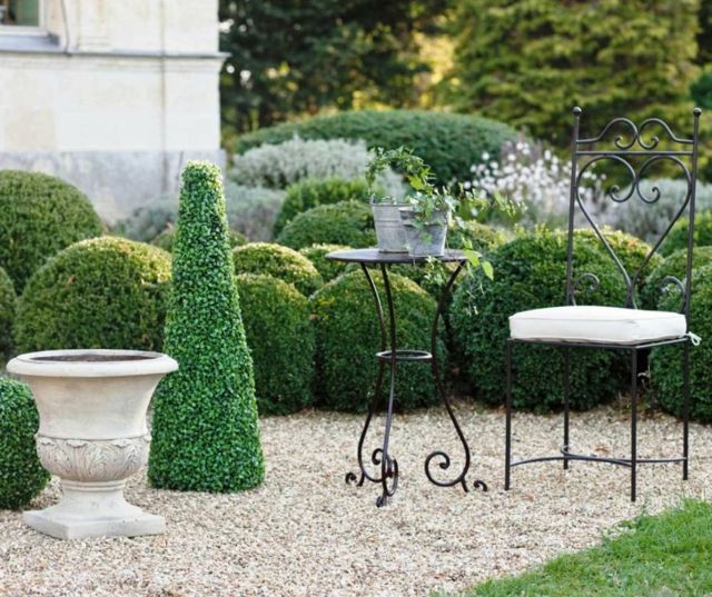 englischer Garten Symmetrie Buchsbaum schneiden