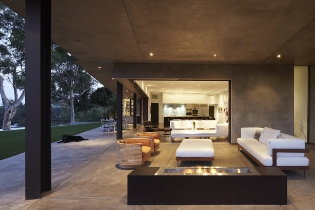Überdachte Terrasse-Lechten eingebaut Möblieren Ideen-modern Loungemöbel 