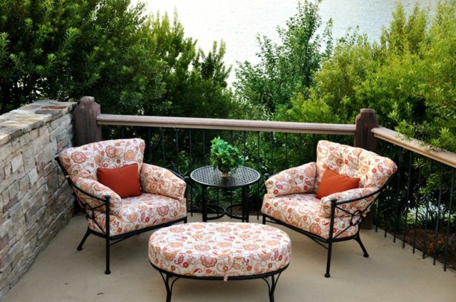 Balkon einrichten Schmiedeeisen Möbel Ideen Design Gartenstühle