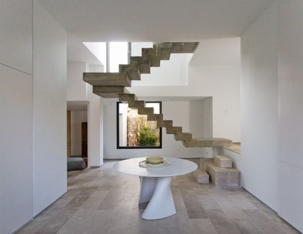 Beton treppe hängend modern-robust ideen-innen raumgestaltung
