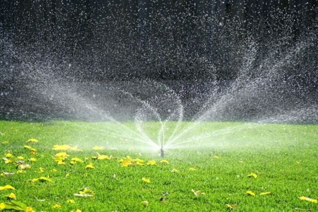 Bewässerung Tipps-Rasenfläche sprinkle rasen sprengen beregnen