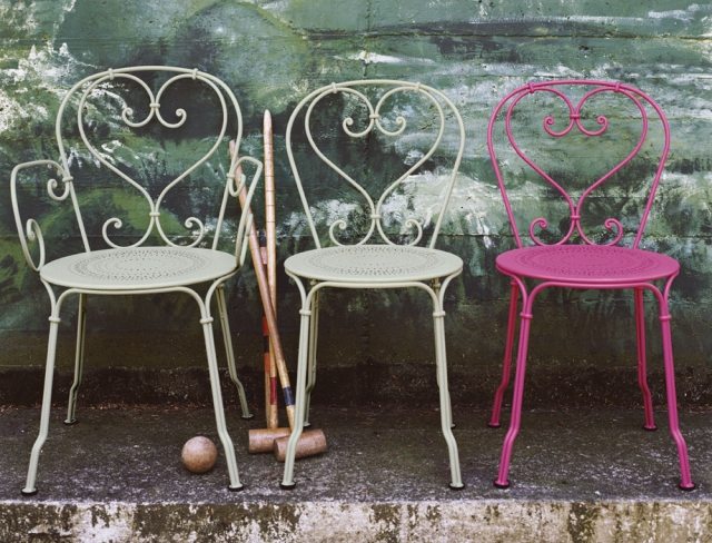 Gartenmöbel Pink-Weiß Metallstühle modern shabby-chic-fermob 1900
