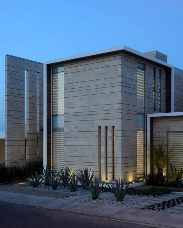 gestalten Steingarten anlegen modernes minimalistisches Haus zwei Stockwerke