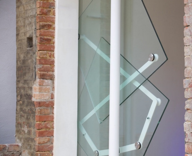 modern-innovatives design tür aus Glas-Griffstange