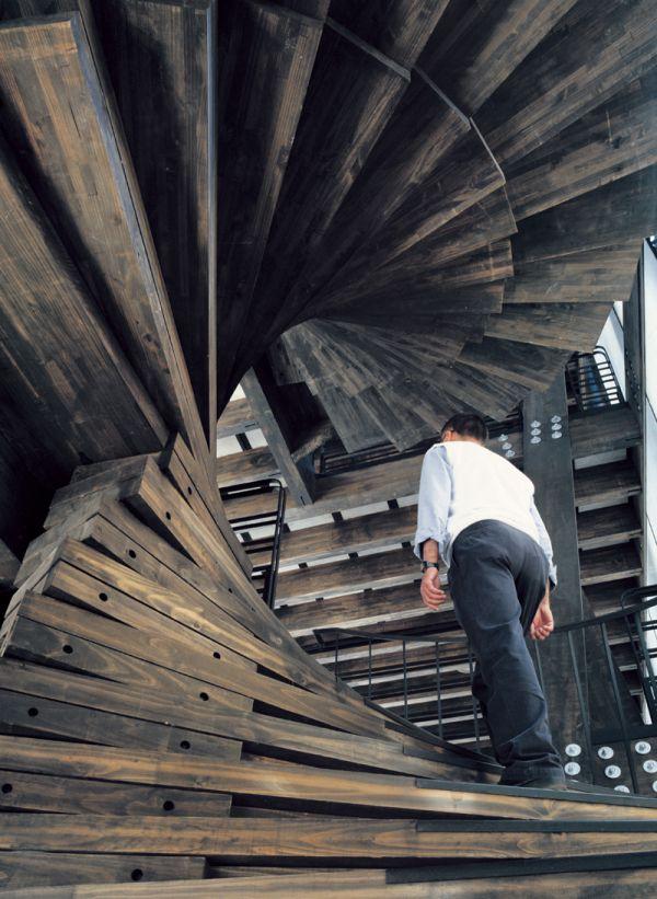 Holztreppe innenraum gestaltung-ideen Alberto-Mozo