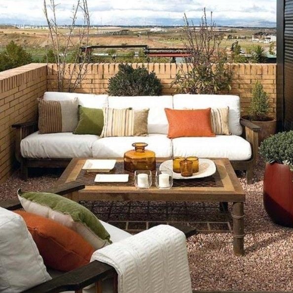 Ideen für Terrassengestaltung gemütlich behaglich sofa stuhl
