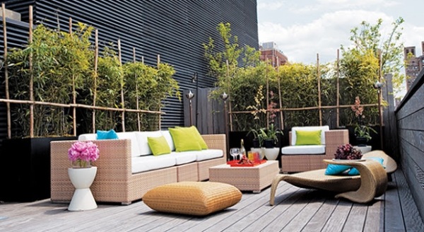 Ideen für Terrassengestaltung modern stil elegant nicht überladen wunderschön zarte farbpalette
