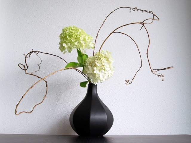 moderne Vase Blumen frisch Zweige selber machen