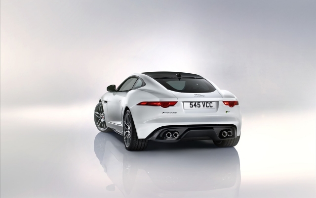Jaguar-F-Type-R-Coupe-2015-hinten1