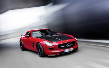 Mercedes-Benz-SLS-AMG-GT-Final-Edition-2014-vorn