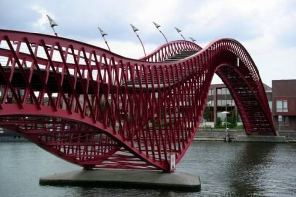 Python Brücke-pythonbrug Amsterdam außergewöhnliche konstruktion stahl