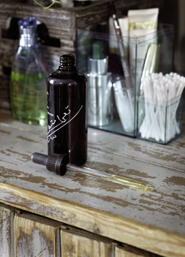 Badezimmer-gestalten Parfüm Ideen Design Tisch