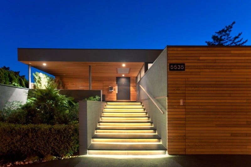 Treppenbeleuchtung-aussen-LED-sicher-Hauseingang