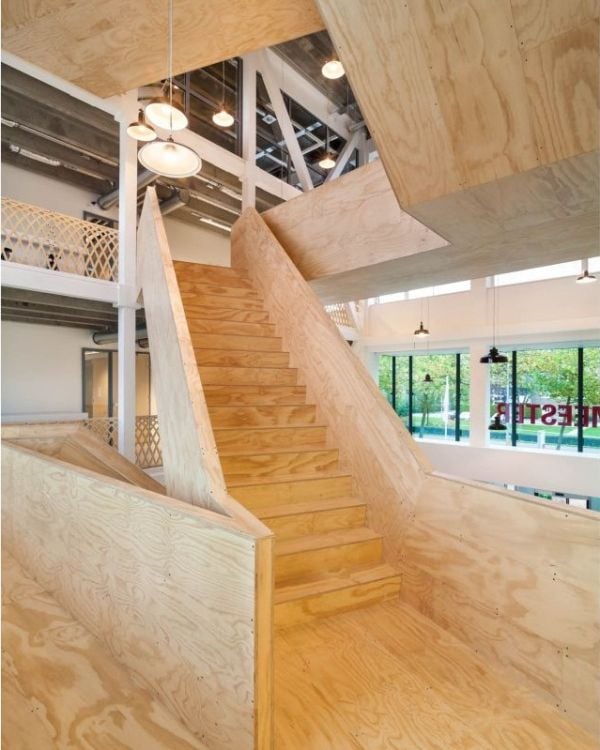treppe aus Holz-treppenhaus ideen-innenarchitektur modern