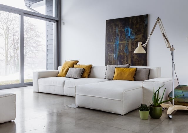 Weißes Sofa set Design-ideen minimalistische-Wohnung Stehlampe