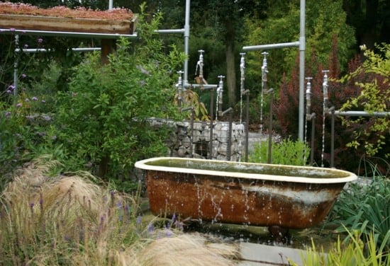 alte Badewanne Gartenteich Idee-Landhausstil Naturbad planen bauen