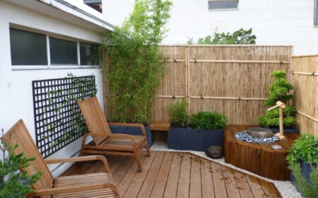 bambus-stangen-wand-balkon-sichtschutz-ideen-zen-wasserspiel