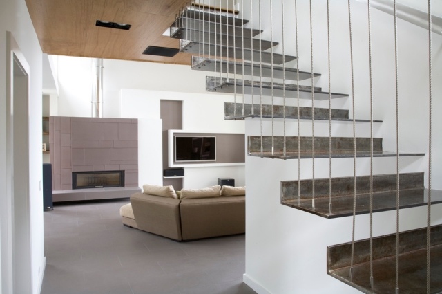 harfentreppe-ideen hängetreppe moderne-stufen stahl