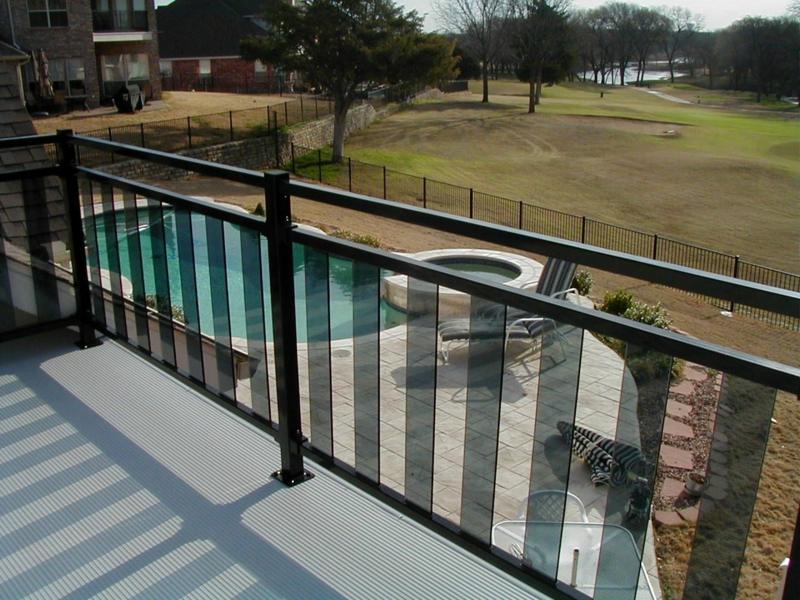 geländer für terrasse glas streifen look getoent stahl pool