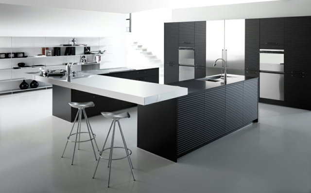 Küche schwarze weiße Theke Küchenplanung italienischer Hersteller