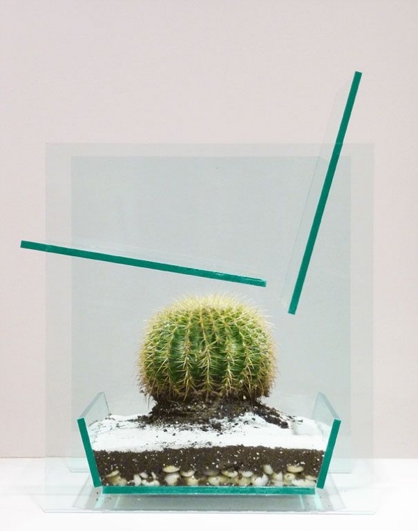Kaktusstuhl aus glas modern Deger Cengiz blumentopf