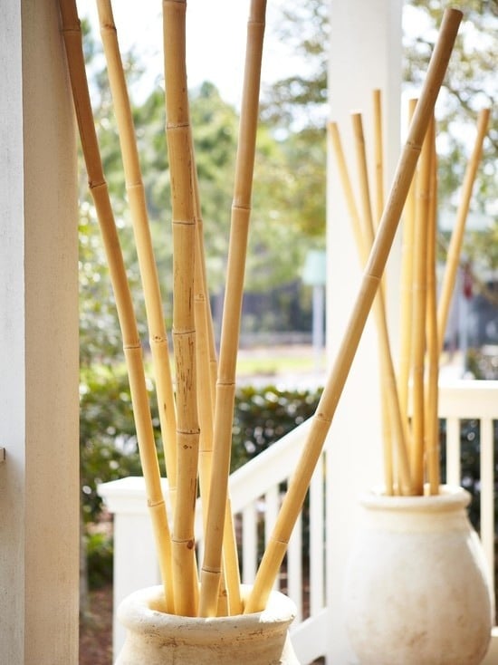 ideen bambusstangen deko kübel stein veranda