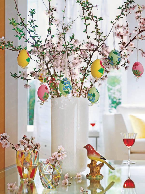 ideen zu ostern dekorationen osterbaum kirschenblueten glas