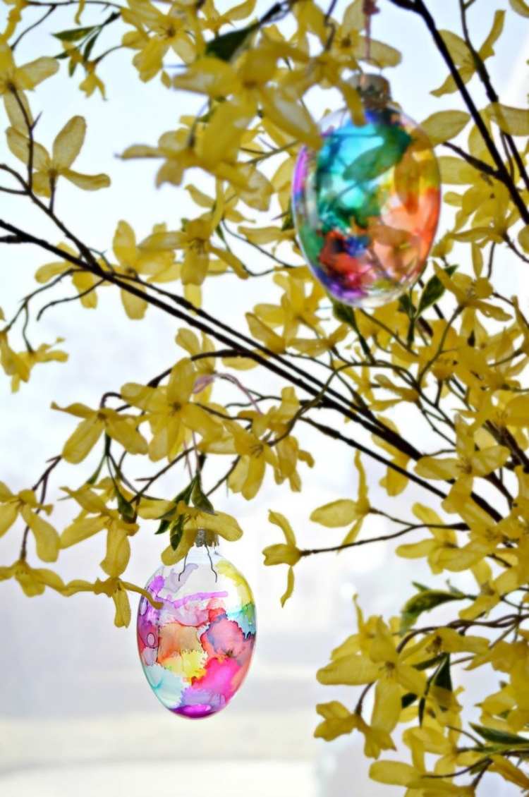 ideen-ostern-haus-dekoration-tischdeko-ornamente-glas-mundgeblasen-pflanzen