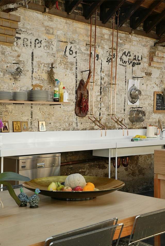 küche rustikal modern wand kupfer armaturen