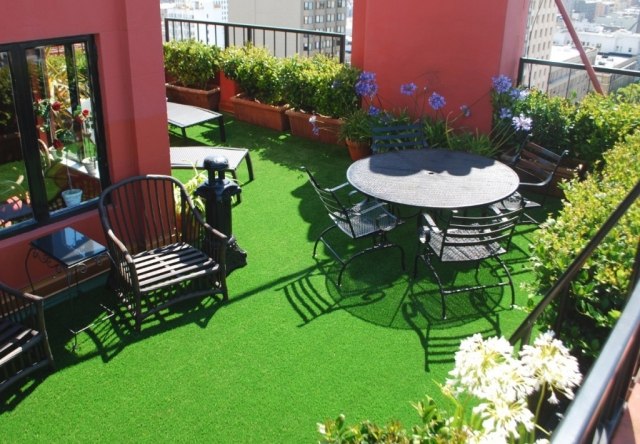 Kunstrasen für Balkon teppich möbel pflanzen sichtschutz