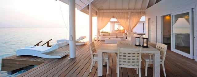 loungemöbel garten terrasse essbereich weiß sonnenliegen